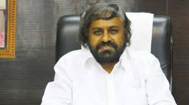  ವಿಕ್ಟೋರಿಯಾ ಆಸ್ಪತ್ರೆಗೆ 50 ಉಚಿತ  ಪರೀಕ್ಷಾ ಕಿಟ್ ವಿತರಿಸಿದ ಈಶ್ವರ್ ಖಂಡ್ರೆ